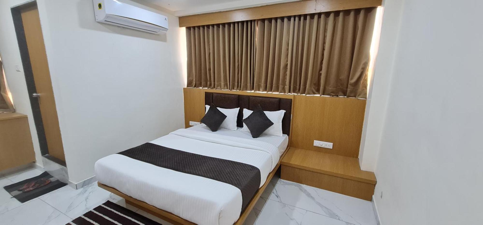 Hotel Vivan Vadodara Eksteriør bilde