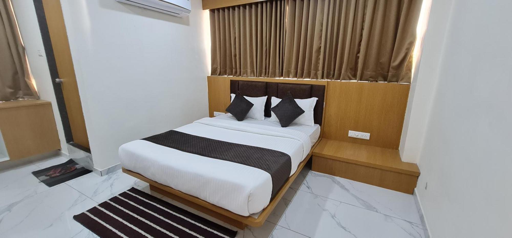 Hotel Vivan Vadodara Eksteriør bilde