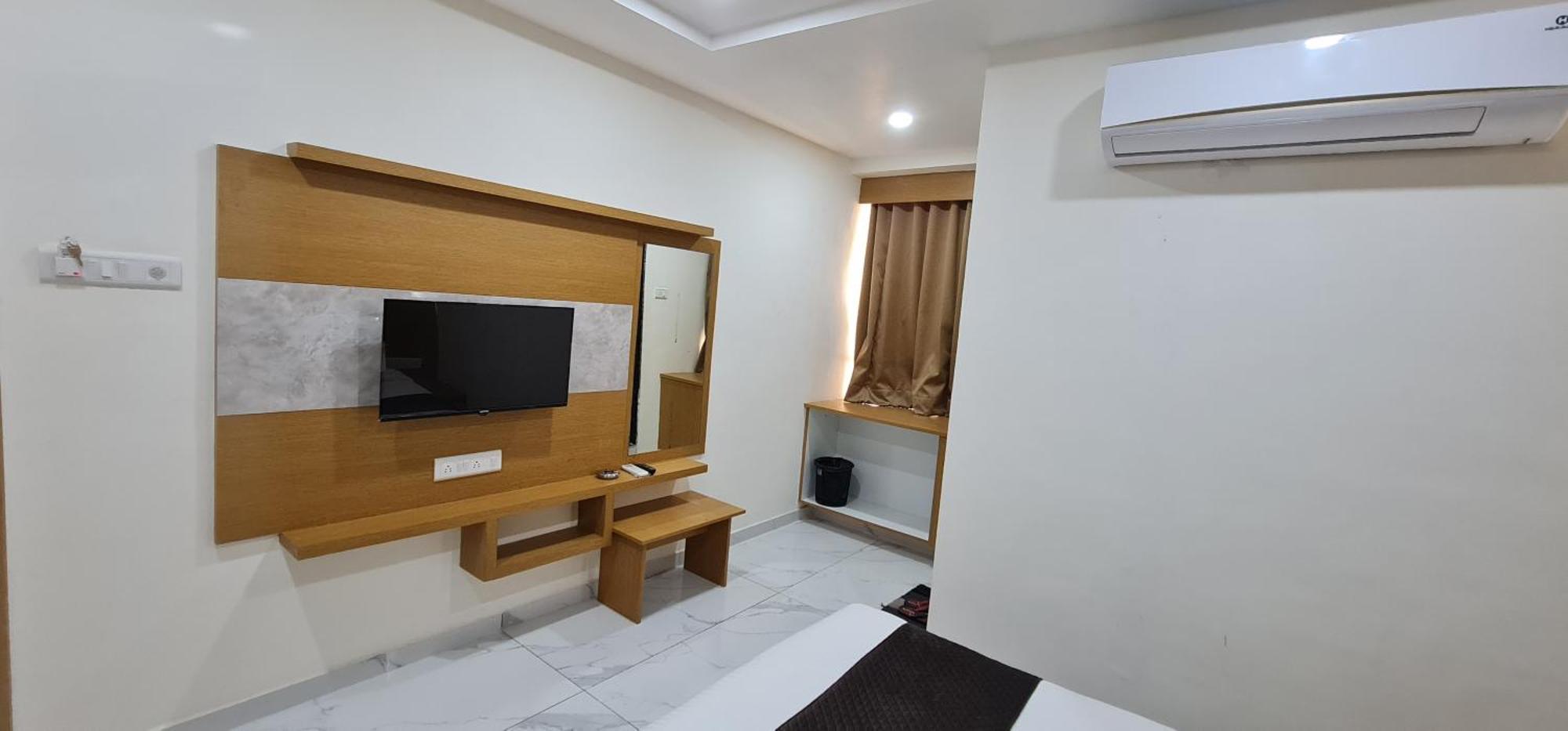 Hotel Vivan Vadodara Eksteriør bilde