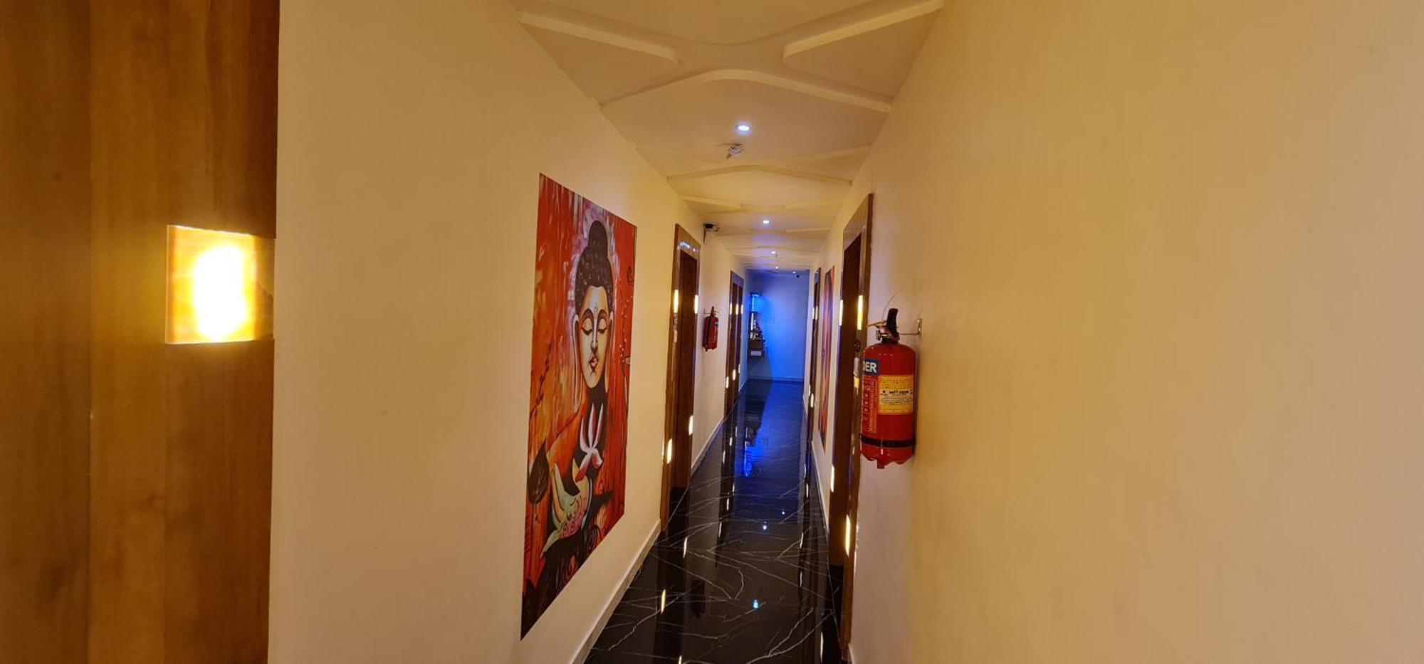 Hotel Vivan Vadodara Eksteriør bilde
